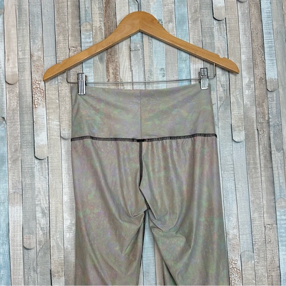 Teeki S White Snake Opal Hot Pants Tight Leggings Recycled PET Yoga Athletic - Picture 6 of 7